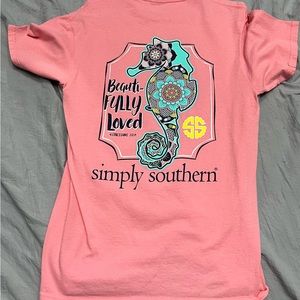 Medium Simply Southern short-sleeved shirt